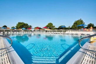 Camping Les Ilates 4*, Camping 4* à Loix (Charente Maritime) - Location Tente équipée pour 5 personnes - Photo N°5