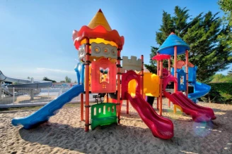Camping Les Ilates 4*, Camping 4* à Loix (Charente Maritime) - Location Tente équipée pour 5 personnes - Photo N°7