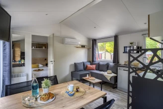Camping Sequoia Parc 5* - Ze collection, Camping 5* à Saint Just Luzac (Charente Maritime) - Location Mobil Home pour 6 personnes - Photo N°4