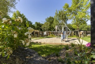 Camping Sequoia Parc 5* Ze collection, Camping 5* à Saint Just Luzac (Charente Maritime) - Location Mobil Home pour 4 personnes - Photo N°7