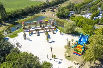Camping Sequoia Parc 5* Ze collection, Camping 5* à Saint Just Luzac (Charente Maritime) - Location Mobil Home pour 4 personnes - Photo N°10