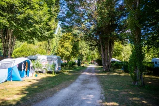 Camping d'Auberoche 3* , Camping 3* à Bassillac et Auberoche (Dordogne) - Location Gite pour 5 personnes - Photo N°2