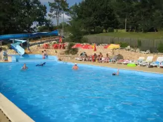 Camping des Bastides 4*, Camping 4* à Salles (Lot et Garonne) - Location Chalet pour 4 personnes - Photo N°8