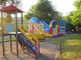 Camping des Bastides 4*, Camping 4* à Salles (Lot et Garonne) - Location Chalet pour 4 personnes - Photo N°9