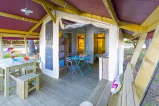 Camping La Grande Plage 3*, Camping 3* à Lesconil (Finistère) - Location Bungalow pour 4 personnes - Photo N°3