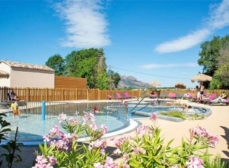 Camping du Moulin des Iscles 3*, Camping 3* à Roquebrune sur Argens (Var) - Location Tente équipée pour 7 personnes - Photo N°2