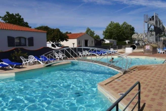 Camping La Bolée D'Air 4*, Camping 4* à Saint Vincent sur Jard (Vendée) - Location Mobil Home pour 6 personnes - Photo N°4