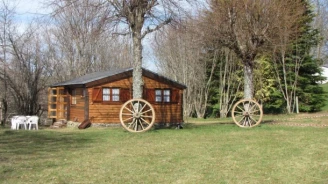 Le Clos de Banes 3*, Camping 3* à Argences en Aubrac (Aveyron) - Location Mobil Home pour 4 personnes - Photo N°1