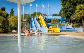 Camping Les Jardins du Morbihan 4* Ze collection, Camping 4* à Monterblanc (Morbihan) - Location Mobil Home pour 4 personnes - Photo N°6