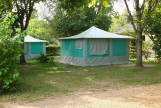 Camping Les Portes de l'Anjou 3*, Camping 3* à Durtal (Maine et Loire) - Location Tente équipée pour 5 personnes - Photo N°1
