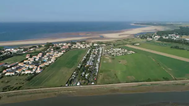 Camping Le Grand'R 4*, Camping à La Faute sur Mer (Vendée) - Location Ferme pour 1 personne - Photo N°5