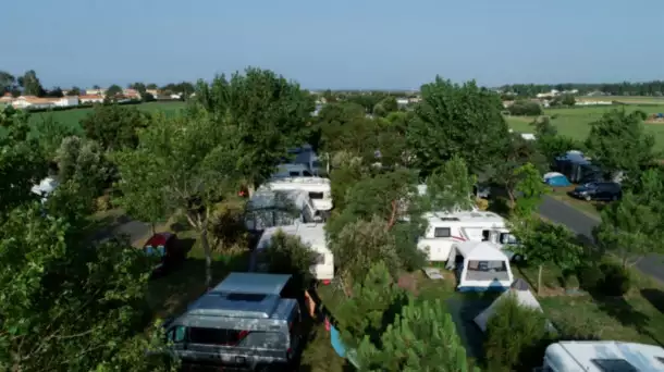 Camping Le Grand'R 4*, Camping à La Faute sur Mer (Vendée) - Location Ferme pour 1 personne - Photo N°7