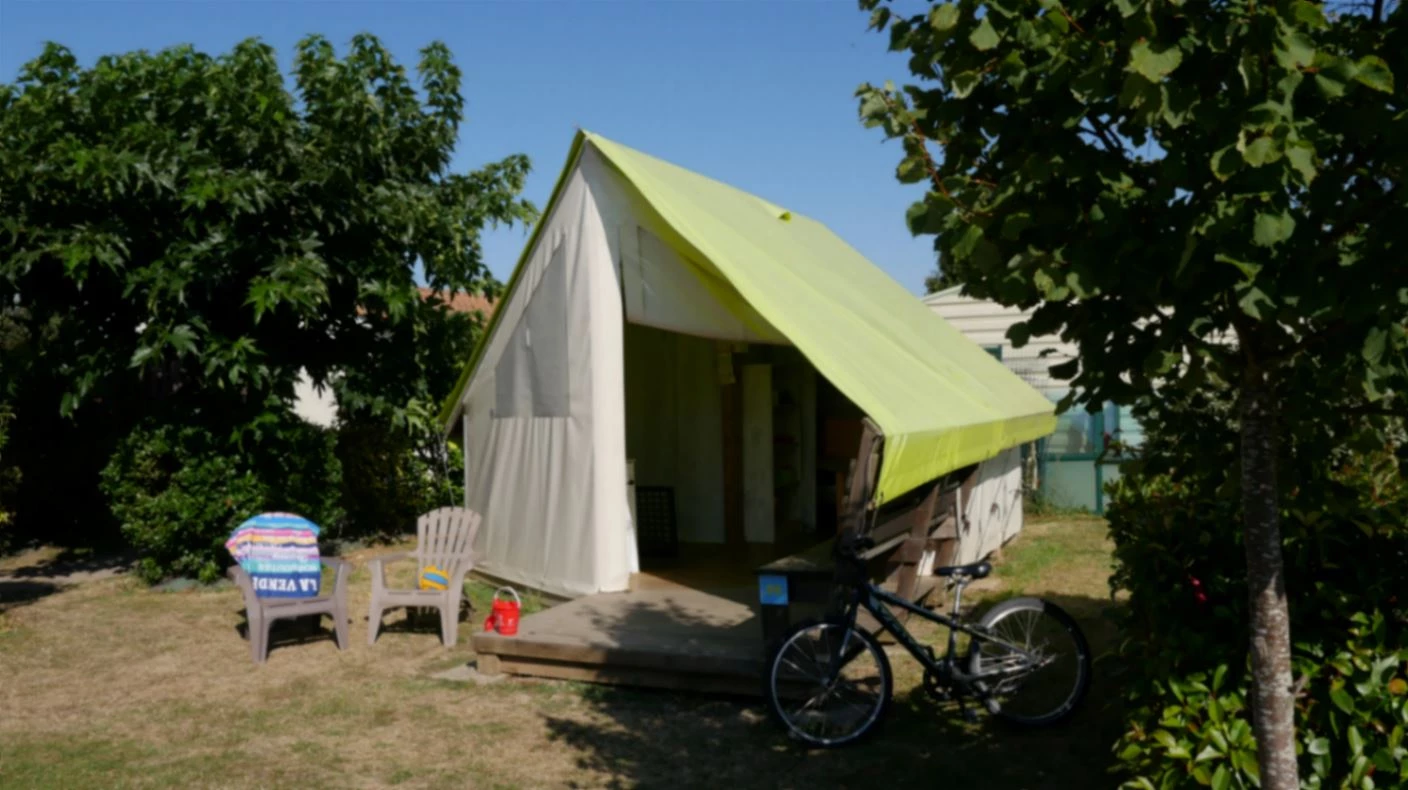 Camping Le Grand'R 4*, Camping 4* à La Faute sur Mer (Vendée) - Location Tente équipée pour 4 personnes - Photo N°5