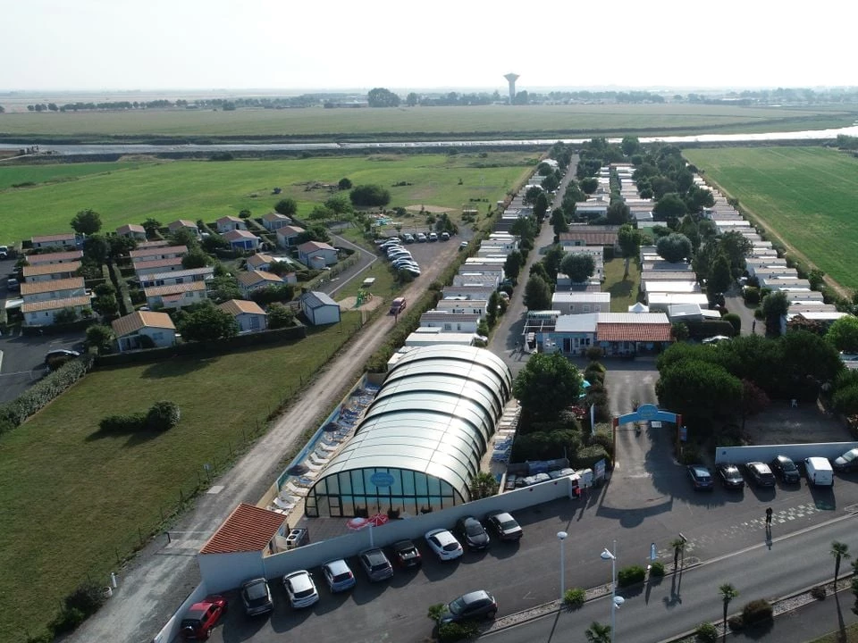 Camping Le Grand'R 4*, Camping 4* à La Faute sur Mer (Vendée) - Location Tente équipée pour 4 personnes - Photo N°7
