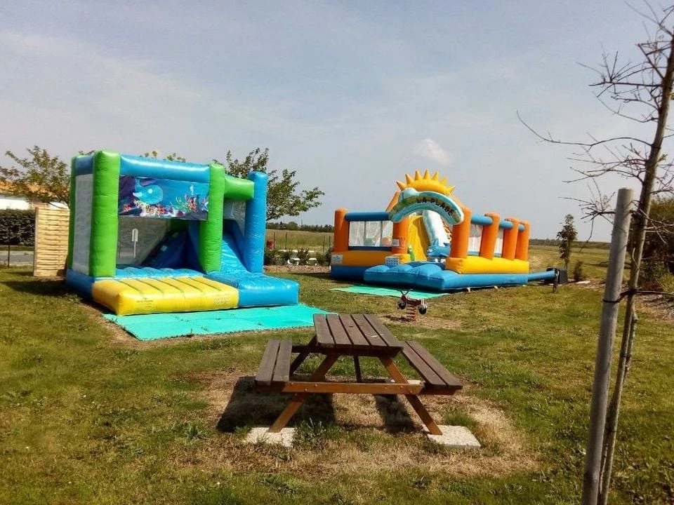 Camping Le Grand'R 4*, Camping 4* à La Faute sur Mer (Vendée) - Location Mobil Home pour 4 personnes - Photo N°9