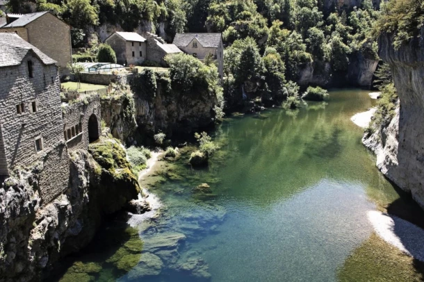 Camping des Sources 3*, Camping 3* à Saint Jean du Gard (Gard) - Location Chalet pour 4 personnes - Photo N°9