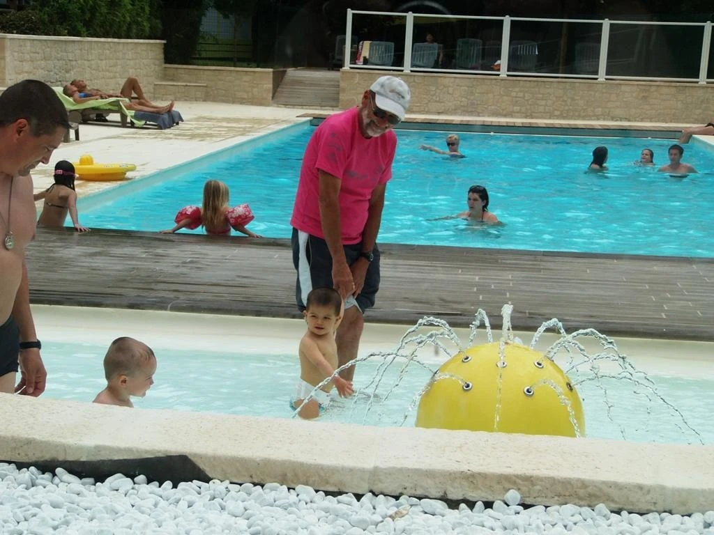 Camping des Sources 3*, Camping 3* à Saint Jean du Gard (Gard) - Location Chalet pour 8 personnes - Photo N°13