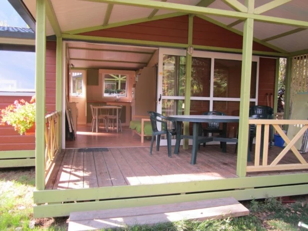 Camping Le Colporteur 4*, Camping 4* à Le Bourg d'Oisans (Isère) - Location Chalet pour 6 personnes - Photo N°4