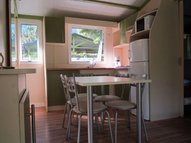 Camping Le Colporteur 4*, Camping 4* à Le Bourg d'Oisans (Isère) - Location Chalet pour 6 personnes - Photo N°5