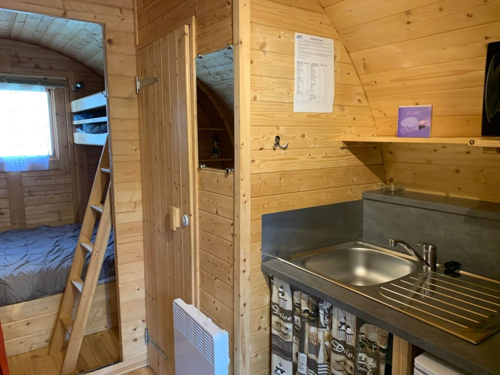 Camping L'Étang du Pays Blanc 3*, Camping 4* à Guérande (Loire Atlantique) - Location Cabane pour 3 personnes - Photo N°6