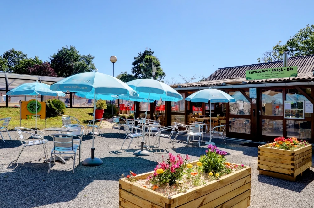 Camping L'Étang du Pays Blanc 3*, Camping 3* à Guérande (Loire Atlantique) - Location Tente équipée pour 2 personnes - Photo N°9