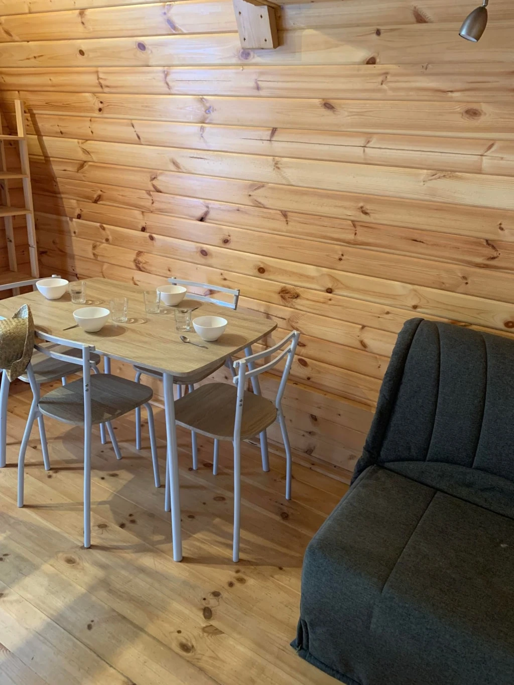 Camping L'Étang du Pays Blanc 3*, Camping 3* à Guérande (Loire Atlantique) - Location Cabane pour 4 personnes - Photo N°4