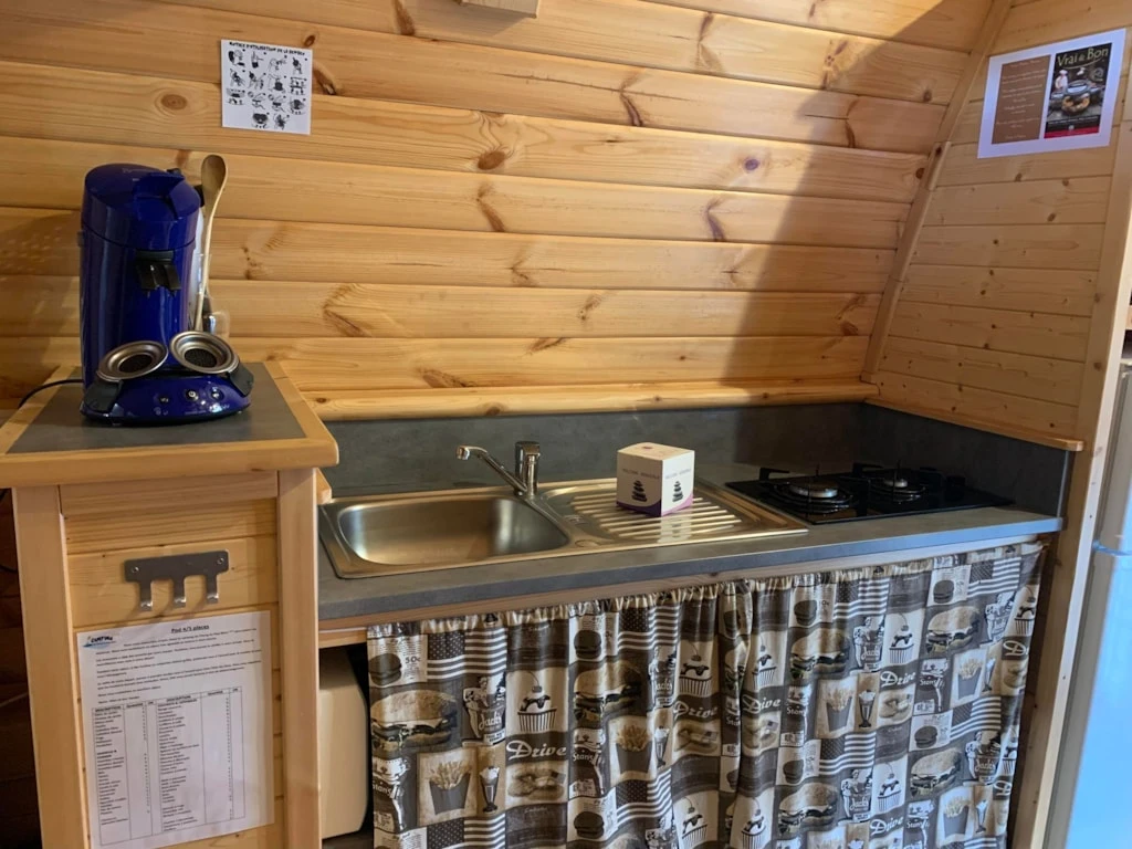 Camping L'Étang du Pays Blanc 3*, Camping 3* à Guérande (Loire Atlantique) - Location Cabane pour 4 personnes - Photo N°5