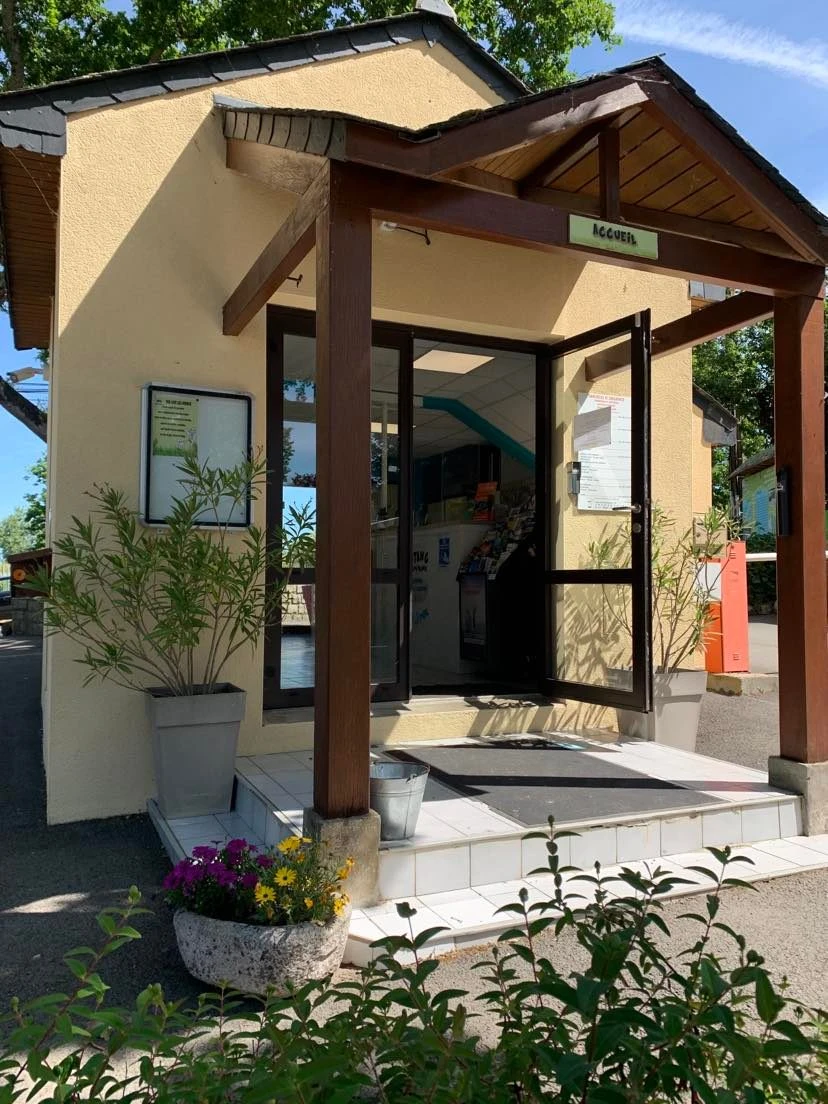 Camping L'Étang du Pays Blanc 3*, Camping 4* à Guérande (Loire Atlantique) - Location Bungalow pour 2 personnes - Photo N°20