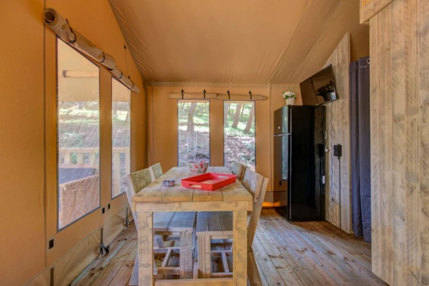 Camping La Pinède en Provence 3*, Camping 3* à Mondragon (Vaucluse) - Location Tente équipée pour 6 personnes - Photo N°5