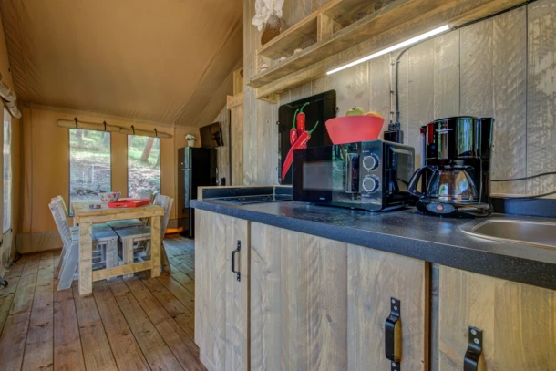 Camping La Pinède en Provence 3*, Camping 3* à Mondragon (Vaucluse) - Location Tente équipée pour 6 personnes - Photo N°7