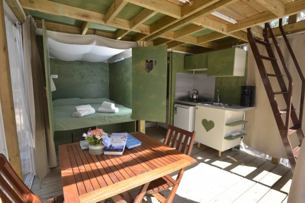 Camping Torre del Porticciolo 4*, Camping 4* à Alghero (Sassari) - Location Tente équipée pour 4 personnes - Photo N°3