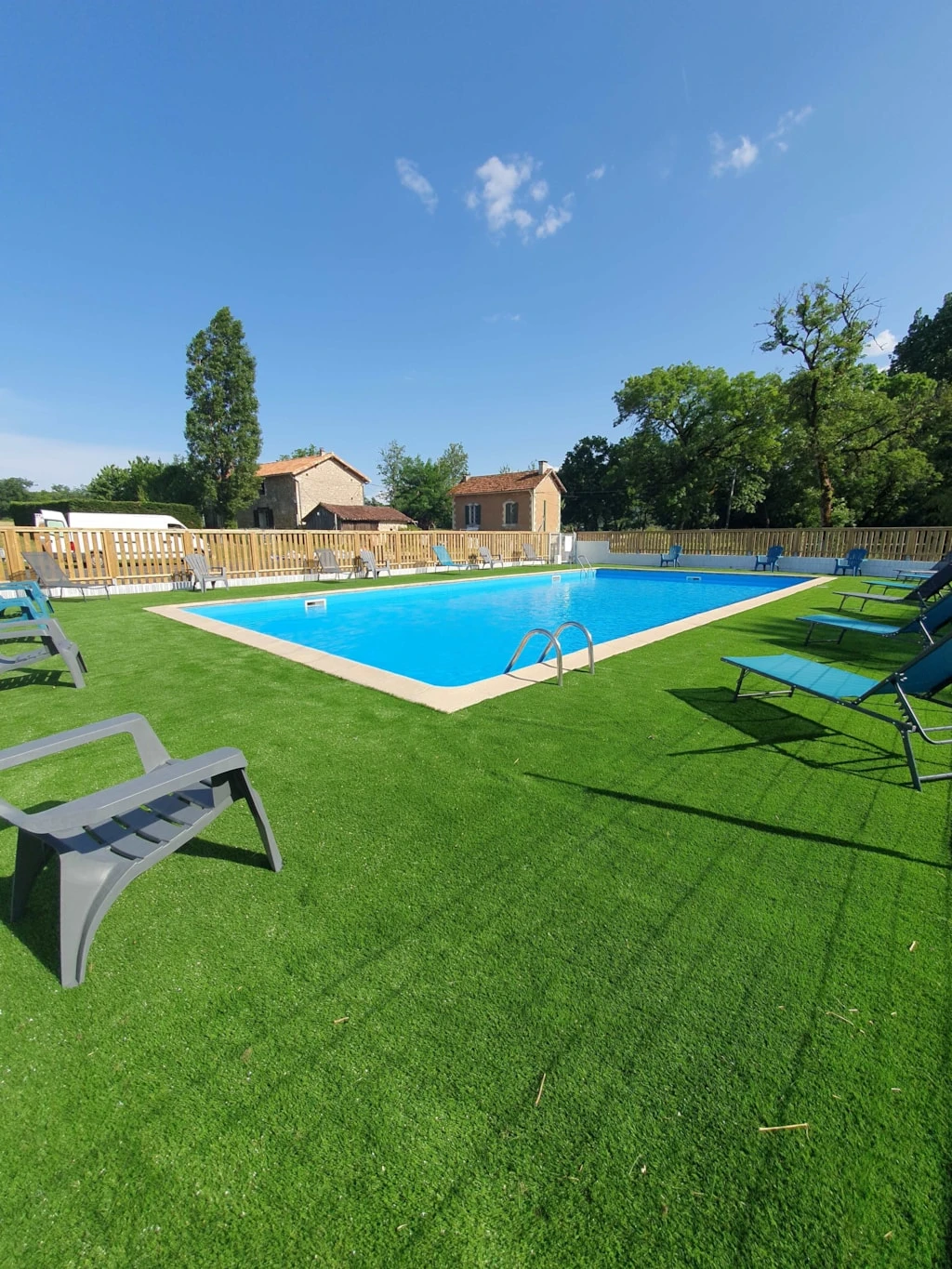 Camping d'Auberoche 3* , Camping 3* à Bassillac et Auberoche (Dordogne) - Location Gite pour 5 personnes - Photo N°12
