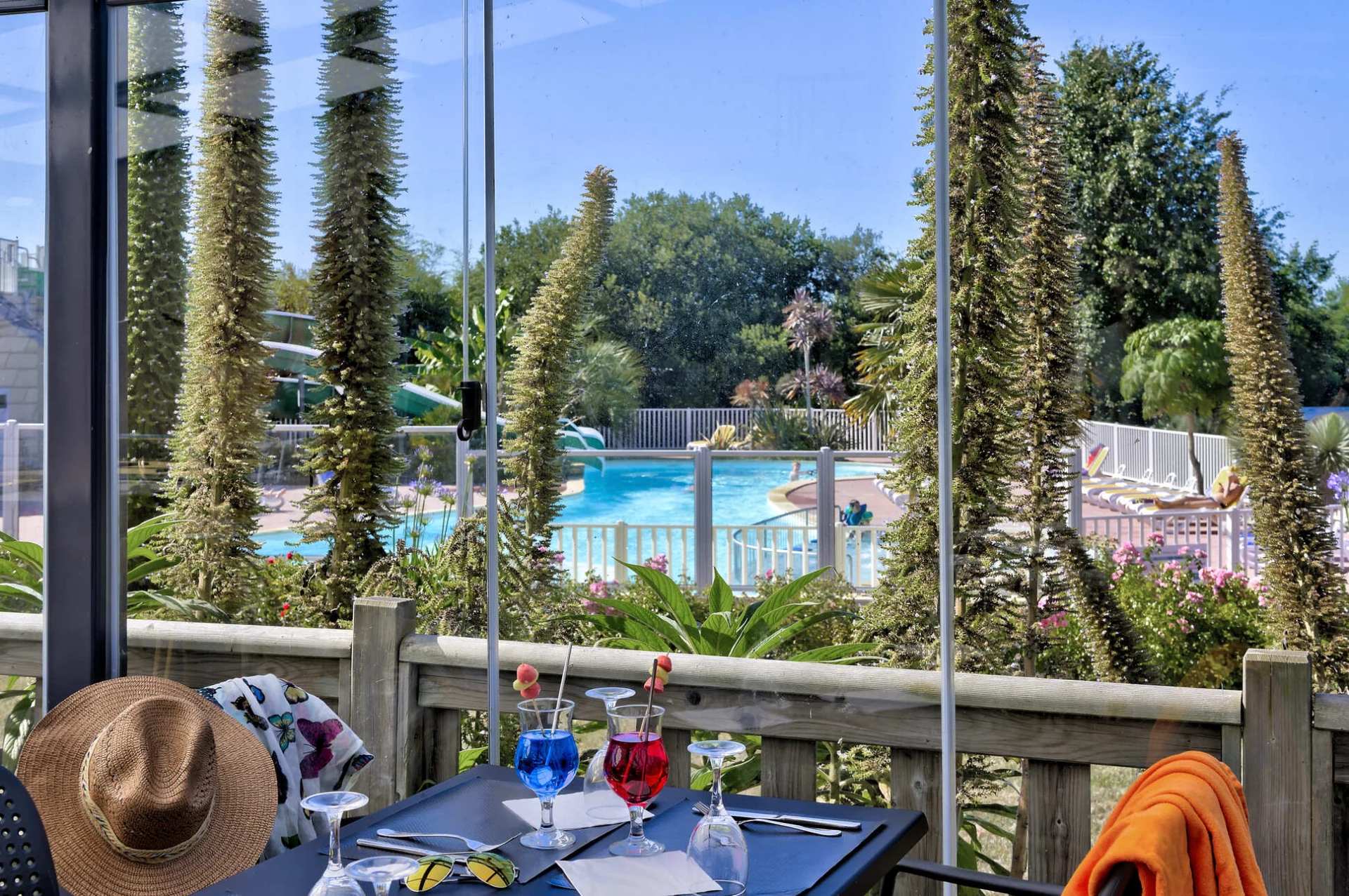 Camping La Grande Plage 3*, Camping 3* à Lesconil (Finistère) - Location Bungalow pour 4 personnes - Photo N°8