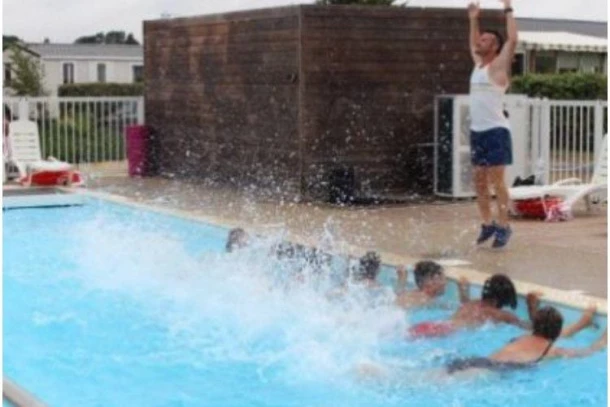 Camping La Baie de Ploemeur 3*, Camping 3* à Ploemeur (Morbihan) - Location Mobil Home pour 4 personnes - Photo N°14