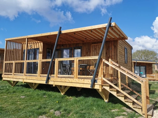 Le Village de Cottages - Le Pôle du Cheval et de l'Âne, Camping 3* à La Celle Condé (Cher) - Location Chalet pour 6 personnes - Photo N°7