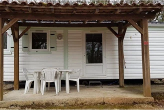 Camping Au Bois Dormant 3*, Camping 3* à Chauffour sur Vell (Corrèze) - Location Mobil Home pour 4 personnes - Photo N°1