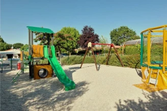 Camping L'Abri Côtier 3*, Camping 3* à Saint Nazaire sur Charente (Charente Maritime) - Location Tente équipée pour 2 personnes - Photo N°7