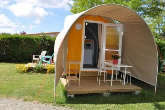 Camping L'Abri Côtier 3*, Camping 3* à Saint Nazaire sur Charente (Charente Maritime) - Location Tente équipée pour 2 personnes - Photo N°1