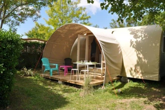 Camping L'Abri Côtier 3*, Camping 3* à Saint Nazaire sur Charente (Charente Maritime) - Location Tente équipée pour 4 personnes - Photo N°1