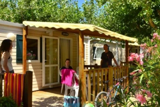 Camping Les Amarines 4*, Camping 4* à Cornillon (Gard) - Location Mobil Home pour 4 personnes - Photo N°1