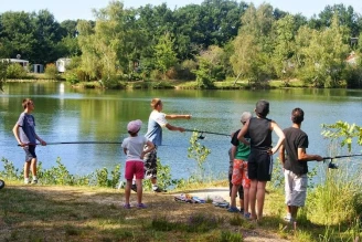 Camping Les Etangs Mina 3*, Camping 3* à Saint Sornin (Charente Maritime) - Location Mobil Home pour 2 personnes - Photo N°9