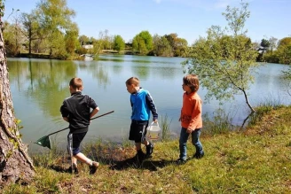 Camping Les Etangs Mina 3*, Camping 3* à Saint Sornin (Charente Maritime) - Location Mobil Home pour 2 personnes - Photo N°14