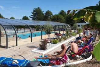 Camping Nauzan Plage 4*, Camping 4* à Vaux sur Mer (Charente Maritime) - Location Mobil Home pour 2 personnes - Photo N°3