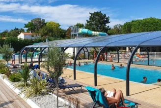 Camping Nauzan Plage 4*, Camping 4* à Vaux sur Mer (Charente Maritime) - Location Mobil Home pour 2 personnes - Photo N°4