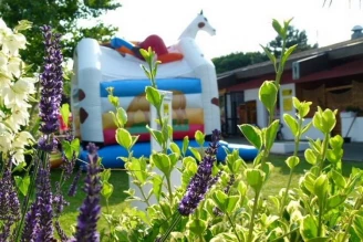 Camping Nauzan Plage 4*, Camping 4* à Vaux sur Mer (Charente Maritime) - Location Mobil Home pour 2 personnes - Photo N°12