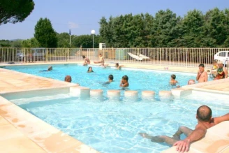 Camping de Vaudois 3*, Camping 3* à Roquebrune sur Argens (Var) - Location Mobil Home pour 4 personnes - Photo N°2