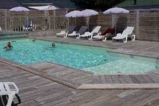 Camping De La Gères 3*, Camping 3* à Surgères (Charente Maritime) - Location Mobil Home pour 8 personnes - Photo N°3