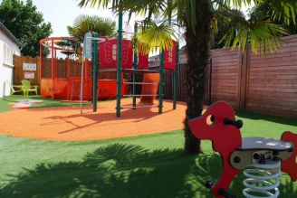 Camping De La Gères 3*, Camping 3* à Surgères (Charente Maritime) - Location Mobil Home pour 8 personnes - Photo N°8