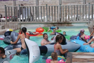 Camping De La Gères 3*, Camping 3* à Surgères (Charente Maritime) - Location Mobil Home pour 8 personnes - Photo N°11