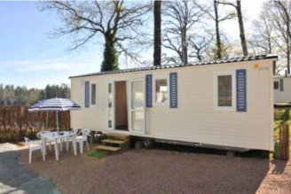 Camping De La Météorite 4*, Camping 4* à Rochechouart (Haute Vienne) - Location Mobil Home pour 4 personnes - Photo N°1